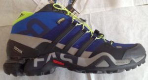 Adidas Terrex4 Adidas Terrex Fast R Mid GTX im Test